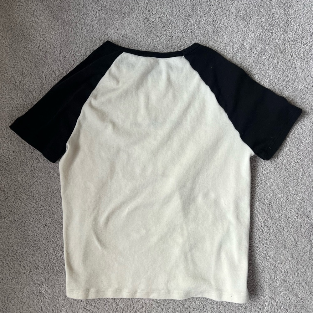 Brandy Melville New York City Tee - Picture 3 of 3